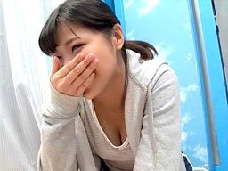 男子禁制の寮内で性欲を持て余してる美人女子大生に取材！