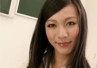 《ニューハーフな女教師》「挿れたらだめぇ♥」朝から電車で集団痴漢され学校でも生徒とアナルセックスされちゃう美人先生！