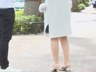 〖人妻ﾅﾝﾊﾟ〗顔もカラダもS級の童顔妻 大きな乳房で挟まれて最高です
