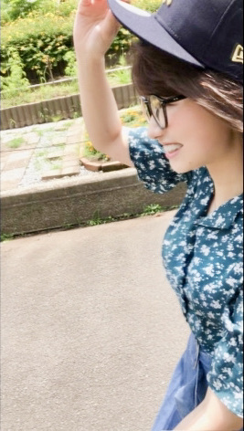 個撮：可愛らしいルックスの小動物系娘がチンコ挿入され激しく悶える!!24歳イラストレータ個撮生ハメ姦w