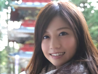 【人妻熟女・不倫NTR】「うふふ♡恥ずかしぃ♡」コタツの中でオナニーを見せるスレンダー美乳おっぱい綺麗なおばさん女医！