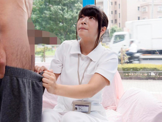 『ちょっと見てみましょうか…』看護師ナンパしてMM号連れ込み射精障害男性の悩み相談お願いしたら…真剣に改善考え生挿入許し…