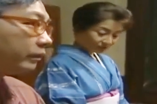 〈エロドラマ〉妻が病気にも拘わらず義父と女中争奪戦を展開し妻が他界すると早速新しい女中に手を出す。中々の鬼畜であるww