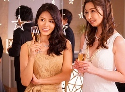 昔憧れていた同級生と先生が結婚したと聞いて…久しぶりに行った同窓会♥大人の色気を纏った人妻たちが淫らな不倫3P♥