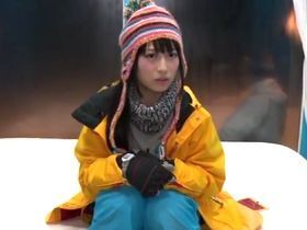 スキーで疲れた身体ケアーと称してゲレンデでナンパしたカップルの彼女に連続中出し！