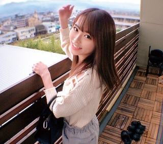 【女子大生禁欲】やらしいキスでアソコを濡らし挿入ねだって我慢できないでいる女子大生