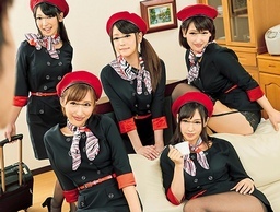 美人CAの姉を持った弟君の悩み！CAのたまり場になった我が家でハーレム展開に♥