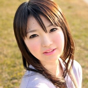 真鍋詩織
