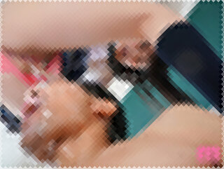 【顔面直撃】ドすけべ女子生徒たちにオシッコを掛けられ何故か勃起してしまう男性教諭！！