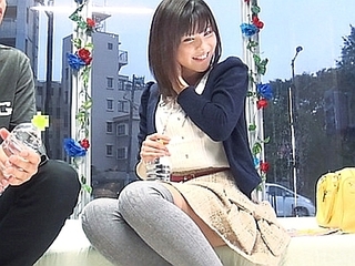 「恥ずかしいんだけど…」友達男女が密室でHなミッション…お互いムラムラして禁断のエッチ♥