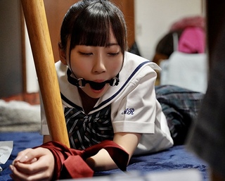 汚いゴミ部屋に拉致して理性を奪うため媚 薬投与！感度ビンビンで絶叫アクメして涎・愛液・潮を垂れ流す！