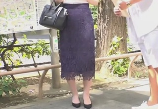 人妻ナンパ「私なんか…♡」スレンダー巨乳おっぱいの美ボディ！素人美魔女・美熟女おばさんを口説いて膣内射精Hを楽しんじゃう