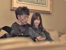 スケベな変態中年おじさんと密着性交を交わすパパ活美少女の実態！