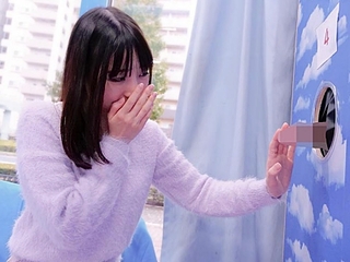 【MM】細身のきれいなお姉さんが大きなオチンチンを複数本同時に攻めて幸せそうに果てることになる