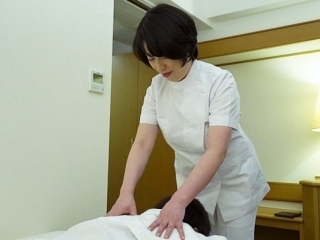 〖五十路熟女〗強制センズリ鑑賞からオナサポ 私、もうすぐ還暦なんですよ