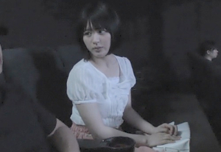 【映画館ｘ痴漢】「ぬ、濡れてない…」嫌なのに濡れてしまう！ムチムチ美乳おっぱいの清純ロリ美少女が暗闇で声我慢セックス！