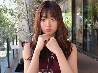 《素人》あざと可愛すぎるスレンダー極上美少女をハメ撮りSEX♡濃密ベロキスからの手コキフェラやぶっかけ顔射！