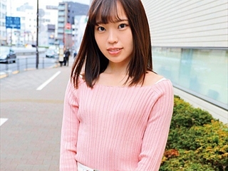 《お嬢様系ＪＤ》が狭いバスタブで密着入浴したら美乳を揉まれて濃厚キス♪♪手マンで理性崩壊したらおねだりフェラして本番SEX
