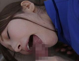 同僚である人妻のおまんこを車内で責めてフェラ抜きしてもらう 佐伯由美香