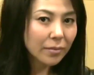 『ヘンリー塚本作品』「今までは70歳の父とSEXするだけだった…」45歳独身熟女がパートの面接で店長の男と…