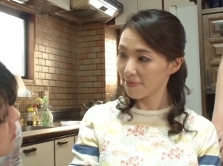 〔四十路熟女〕クラスの友達から入手した噂の薬 母に試したらドスケベ豹変