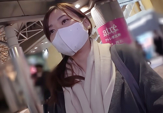 《三十路の人妻熟女》「Hしたい♥」元モデル、日系アメリカ人のスレンダー美乳おっぱい美魔女おばさんのエロ水着3Pが卑猥！