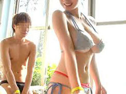 スパで男を誘惑し別室に連れ込みHしちゃう主婦♡