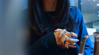 裏切られた奥さんは現実逃避をするように不貞妻に変貌