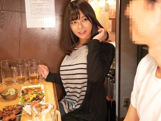 【NTR】シロウト奥様を酔わせ盗撮しつつ美巨乳吸ってクンニでアクメ♪♪既婚者のテクでねっとりフェラする不倫エロ動画を公開