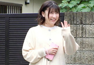 【連続中出し】「もぉだめぇ！」浮気で旦那を裏切るスレンダー美乳おっぱい人妻がマシンバイブでイキ潮＆膣内射精される！！