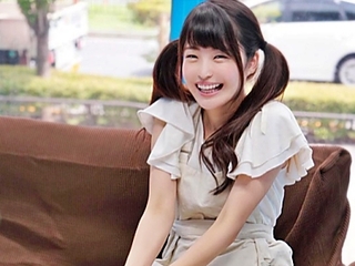 〚マジックミラー号〛幼い見た目の十代JDが戸惑いつつもちっぱい揉まれてワレメ弄り★★亀頭舐めフェラでご奉仕して騎乗位挿入