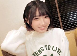 ガチで可愛いショートカットお姉さんをナンパして即パコピストン！脱いだらパイパンドスケベボディをハメ倒す