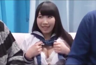 〈MM×女子校生〉まあアレの経験につきましては年齢に関係はございませんので。しかしキモメン群がる地獄絵図ww