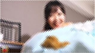 【見せつけ脱糞】垂れ尻＆巨乳お姉さんが椅子に座ってうんこを捻り出す動画。全身裸体シーンもあり！