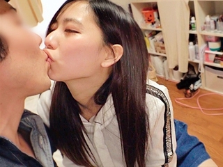 可憐な美女がナンパされてオチンチンをノリノリで攻め続けて痙攣を何度もしながら果ててしまうww
