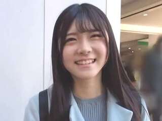 素人企画でアホかわアイドル級ロリ美少女がえちえちSEX！正常位でズコってパイパンまんこ中出しックス！