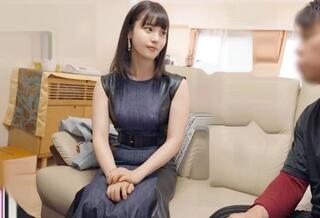 ３５歳セレブ奥さんはすっかりご無沙汰で欲求不満・・・Ｇカップ爆乳ボディを不倫ＳＥＸでハメ倒されて他人チンポに完堕ち