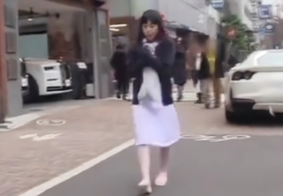 素人ナンパ「え、仕事中です…」スレンダー美乳おっぱい清純美人お姉さんナースさんが昼休みにマンコに精子注がれるｗｗ