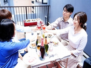『夫婦交換してみる？』一日限定のスワップ生活のはずが…隣人旦那の凄テクSEXに堕ちたエロ美熟女がデカ尻騎乗位で痙攣イキ♡