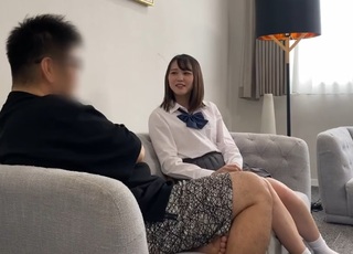 【素人ナンパ女子校生】おっぱい吸われ疼くアソコを愛汁びっしょり染み込ませ串刺しされちゃう美少女