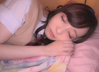 【夜這いベロチュー】抵抗できず剥ぎ取られ濡れたワレメに捩じ込まれちゃうJK