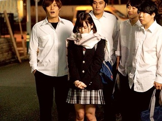 ＜女子校生＞彼氏が出来て急に美少女になった地味清楚なロリ制服JK…DQNヤンキーに襲われ絶倫3Pの輪姦レイプでNTR堕ち