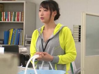 『やめて…』ストレッチ講師の美女のえちえちな身体をを図書館で味わう⁉声我慢させながらの羞恥プレイエッチ【蓮実クレア】