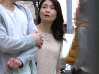 〖熟女ナンパ〗マニア絶賛の完熟AAAカップ 元気なイチモツが大好きだわ