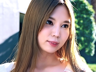 【人妻ナンパ】28歳のおっぱいデカい奥様！お子さんが2人いるという美人ママが電マを当てられチンポをフェラする！