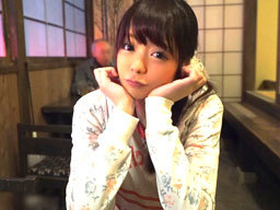 バイト中にアイドル級に可愛い元カノと偶然の再会→バックオフィスでこっそりH