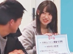 今流行りの「脱出ゲーム」に大学生の友達同士で挑戦→距離が近くなった2人は脱出そっちのけでHな展開に♥