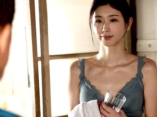 ＜人妻NTR＞猛暑で狂ったエロ貧乳な三十路の美熟女が義弟を誘惑！ドS痴女な杭打ち騎乗位で”中出し”逆レイプ♡＜混浴風呂＞