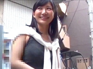 神レベルの人妻ナンパ！街中で輝きを見せる可愛いらしい奥さんをゲットして『生』ハメ膣内射精！