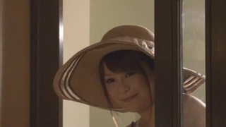 舌先で悶絶し淫らな吸い付き！ぎゃるで高圧的なお姉さんが酔った男性社員を夜這いしてオーラルセックスと性行為！普段のその姿から想像出来ない程の淫猥さ！